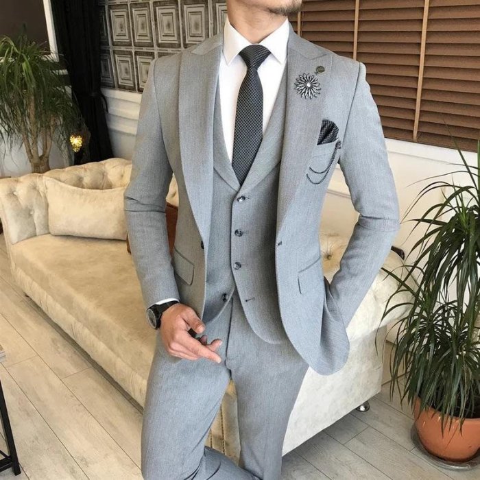 Men's fashion suits